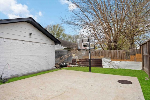 11302 White Gate Lane, Houston, TX 77067