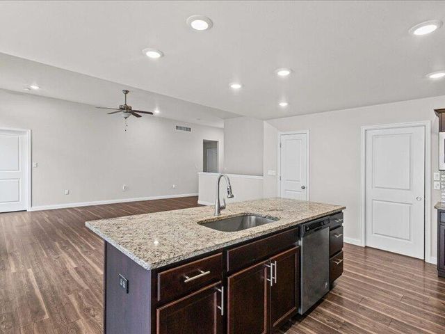 4010 W PERENNIAL CT, Columbia, MO 65203