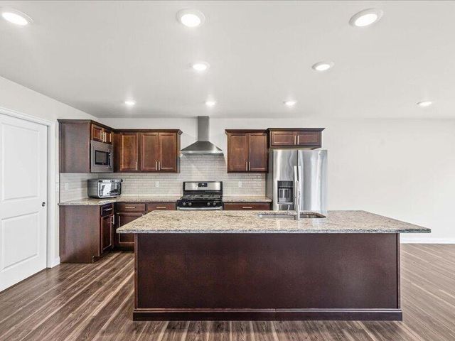 4010 W PERENNIAL CT, Columbia, MO 65203