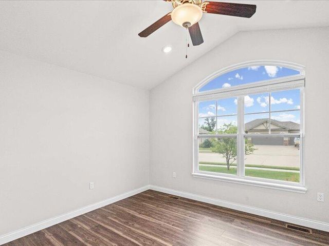 4010 W PERENNIAL CT, Columbia, MO 65203