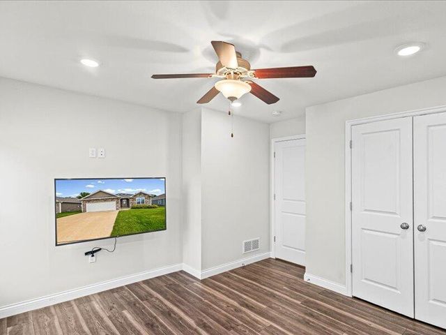 4010 W PERENNIAL CT, Columbia, MO 65203