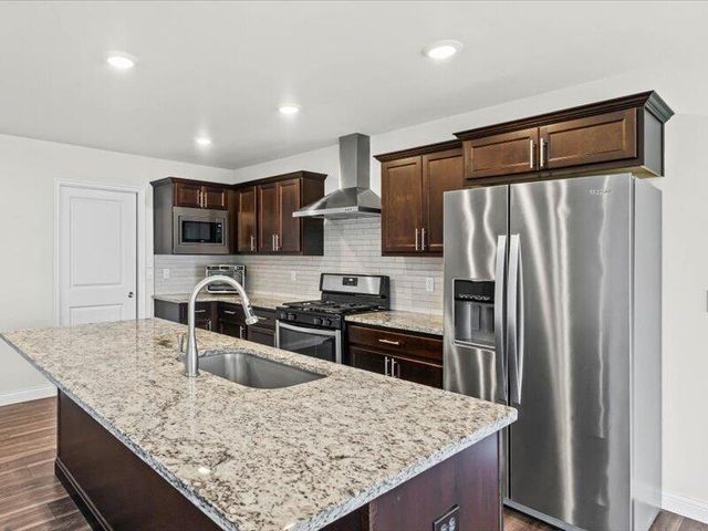 4010 W PERENNIAL CT, Columbia, MO 65203