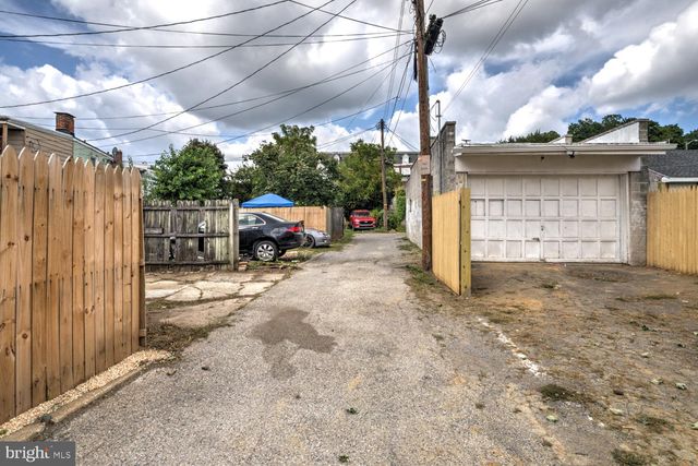 209 PARK PL, York, PA 17401