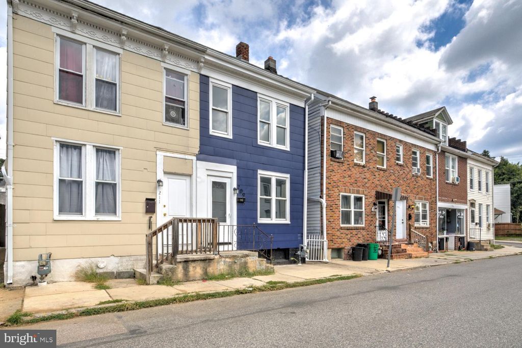 209 PARK PL, York, PA 17401