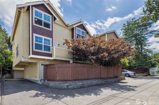 5033 12th Avenue NE #B, Seattle, WA 98105