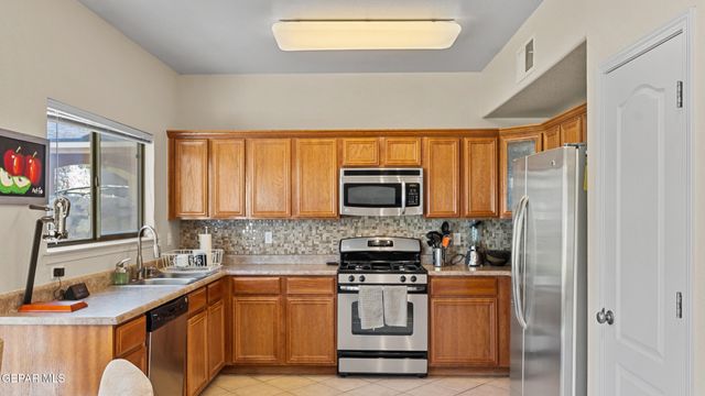 1512 PRICKLEY PEAR Drive, El Paso, TX 79912