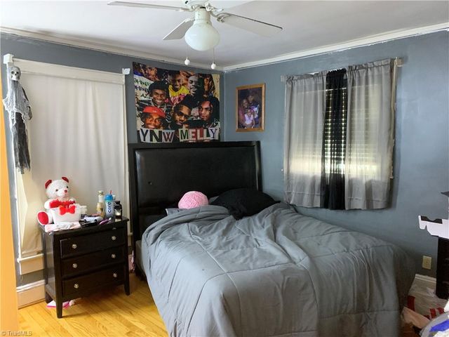 2111 S Benbow Road, Greensboro, NC 27406