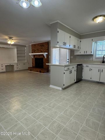 200 Deborah Place, Jacksonville, NC 28540