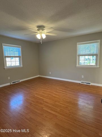 200 Deborah Place, Jacksonville, NC 28540