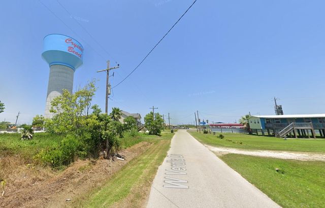 983 W Verdia Drive, Crystal Beach, TX 77650