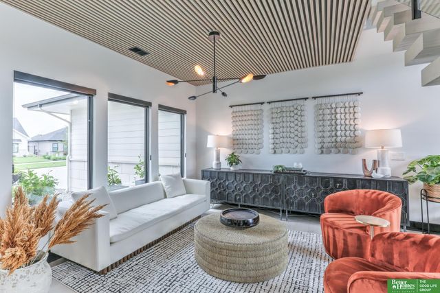 28432 Laurel Circle, Valley, NE 68064