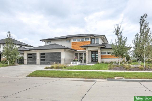 28432 Laurel Circle, Valley, NE 68064