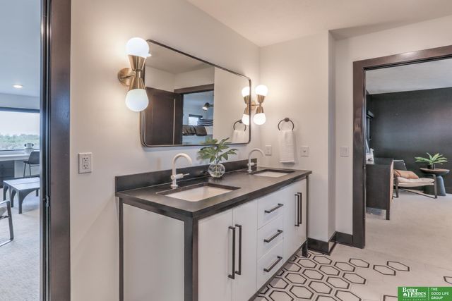 28432 Laurel Circle, Valley, NE 68064