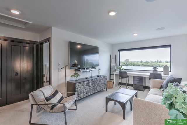 28432 Laurel Circle, Valley, NE 68064