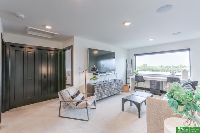 28432 Laurel Circle, Valley, NE 68064