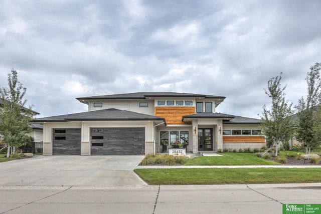 28432 Laurel Circle, Valley, NE 68064