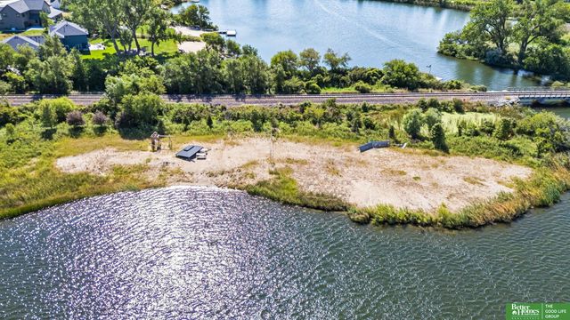 28432 Laurel Circle, Valley, NE 68064