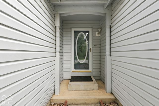 6276 Briargate Drive, Zionsville, IN 46077