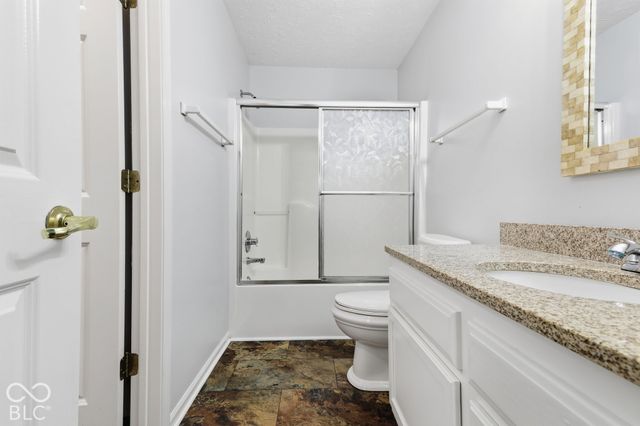 6276 Briargate Drive, Zionsville, IN 46077