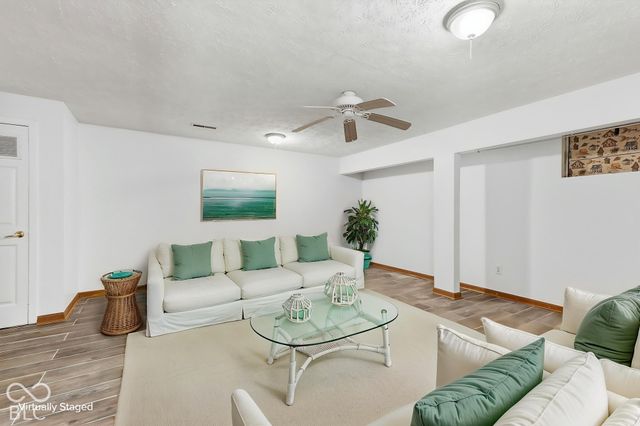 6276 Briargate Drive, Zionsville, IN 46077