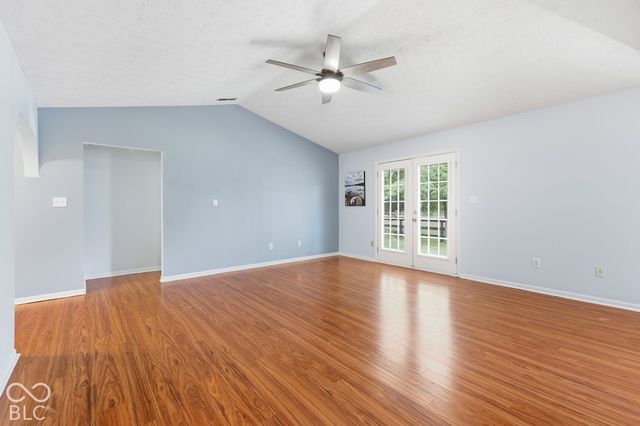 6276 Briargate Drive, Zionsville, IN 46077