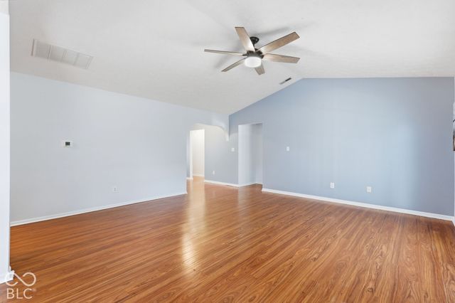 6276 Briargate Drive, Zionsville, IN 46077