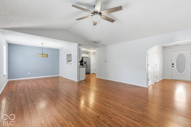 6276 Briargate Drive, Zionsville, IN 46077