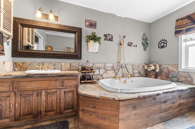 1071 Slide Creek Rd, Colville, WA 99114