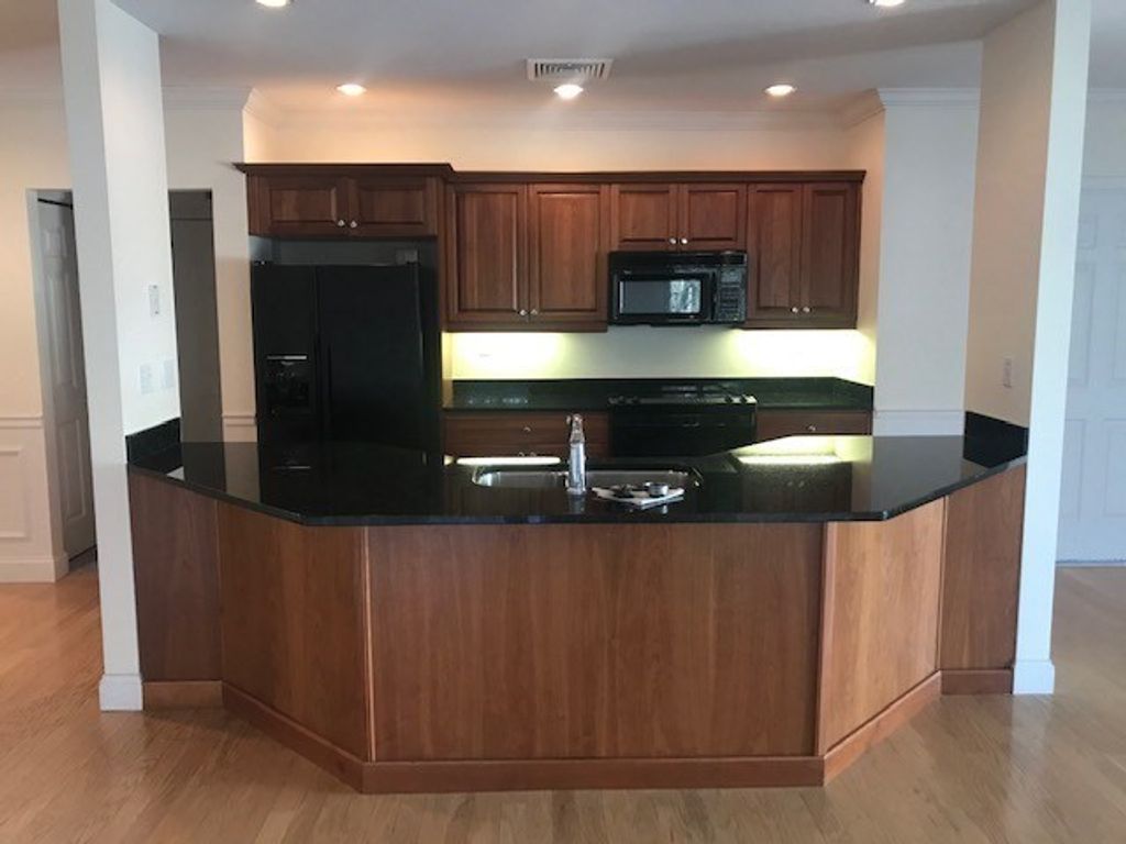 10 Northwood Dr 202, Sudbury, MA 01776