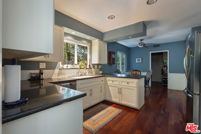 16750 Valerio Street, Los Angeles, CA 91406