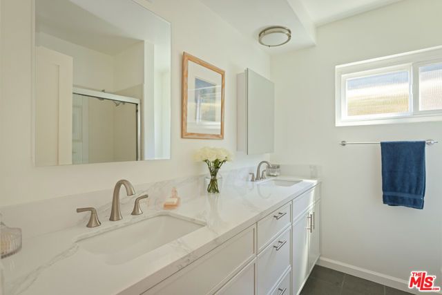 16750 Valerio Street, Los Angeles, CA 91406