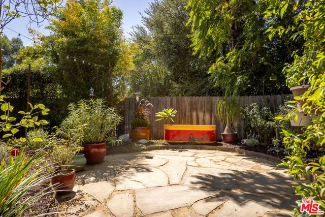 16750 Valerio Street, Los Angeles, CA 91406