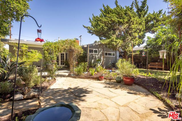 16750 Valerio Street, Los Angeles, CA 91406