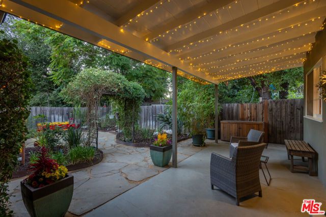 16750 Valerio Street, Los Angeles, CA 91406