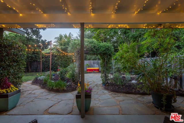 16750 Valerio Street, Los Angeles, CA 91406