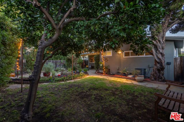 16750 Valerio Street, Los Angeles, CA 91406