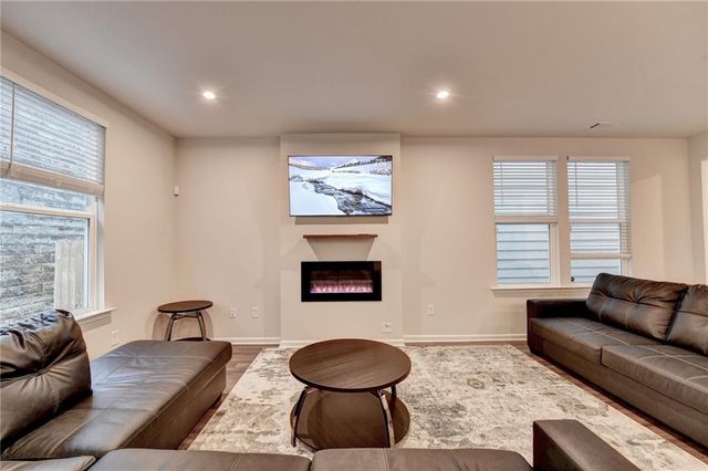 682 Smokey Quartz Way, Kennesaw, GA 30144