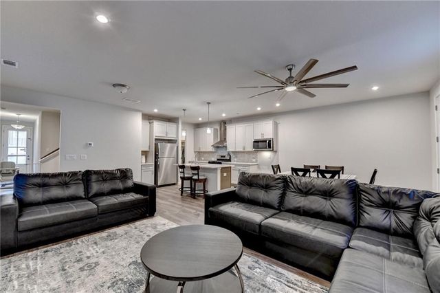 682 Smokey Quartz Way, Kennesaw, GA 30144