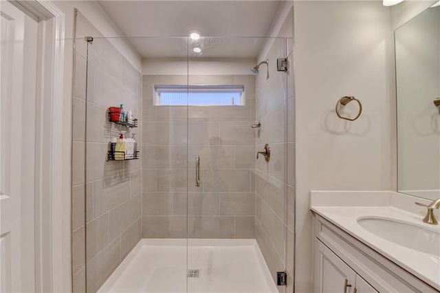 682 Smokey Quartz Way, Kennesaw, GA 30144