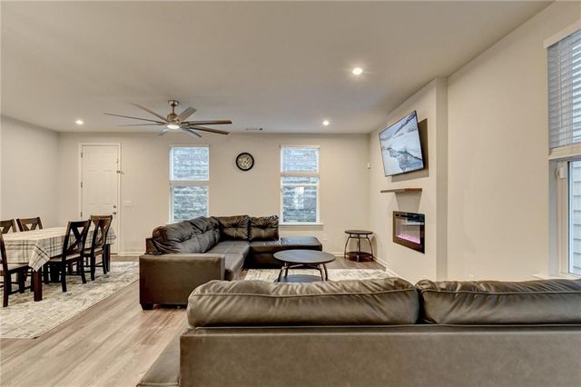 682 Smokey Quartz Way, Kennesaw, GA 30144