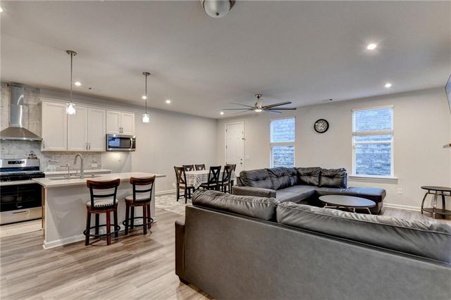 682 Smokey Quartz Way, Kennesaw, GA 30144