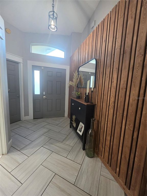 Image 3 of property listing at 13325 LAVER LANE, Orlando, FL 32824