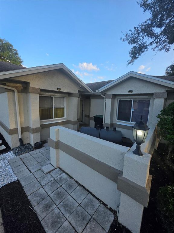 Image 21 of property listing at 13325 LAVER LANE, Orlando, FL 32824