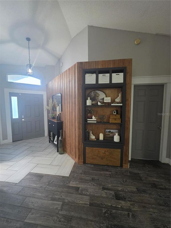 Image 4 of property listing at 13325 LAVER LANE, Orlando, FL 32824