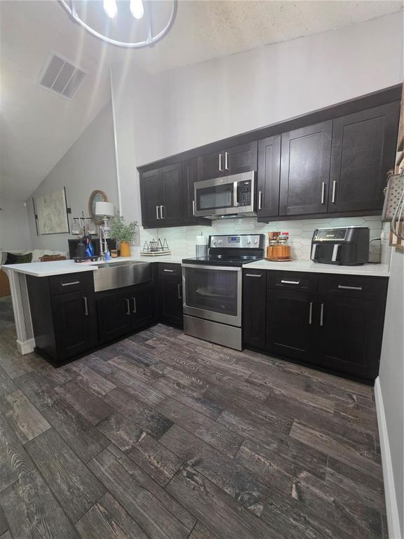 Image 8 of property listing at 13325 LAVER LANE, Orlando, FL 32824