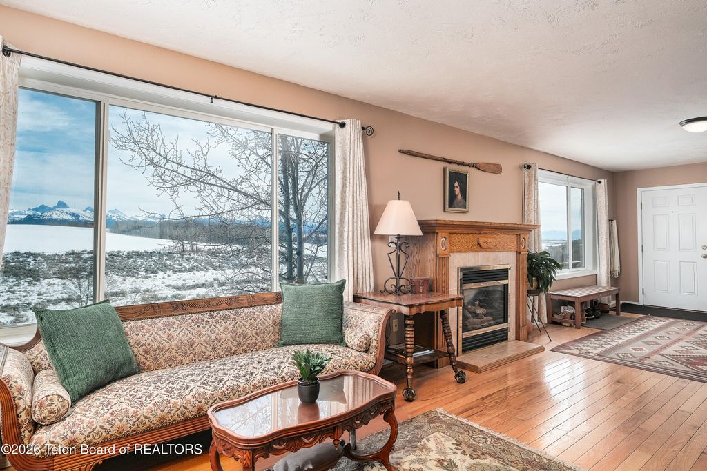 9561 MOUNTAIN VIEW Drive, Tetonia, ID 83452 photo 4