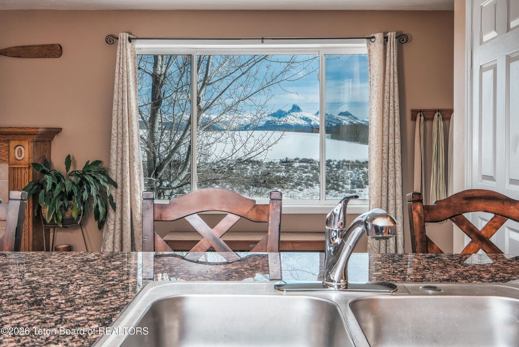 9561 MOUNTAIN VIEW Drive, Tetonia, ID 83452 photo 5