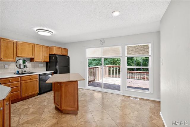 6746 Barnwood Drive, Hazelwood, MO 63042