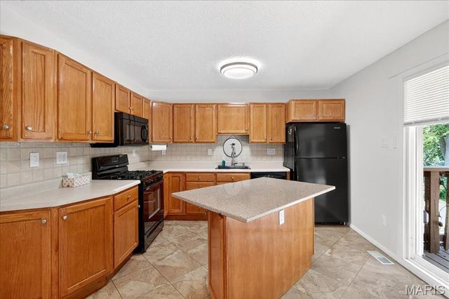 6746 Barnwood Drive, Hazelwood, MO 63042