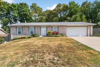 6746 Barnwood Drive, Hazelwood, MO 63042